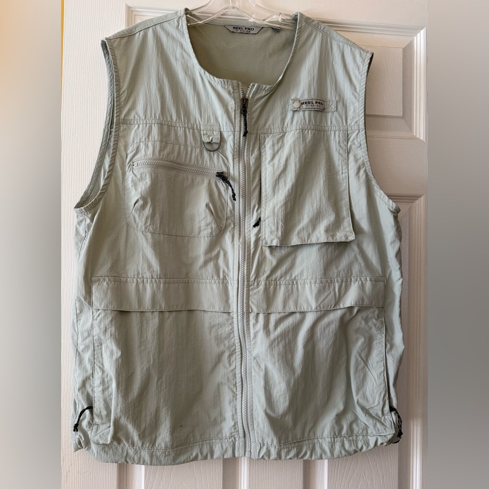 MEN’s Reel Pro Lightweight Outdoor Utility Vest